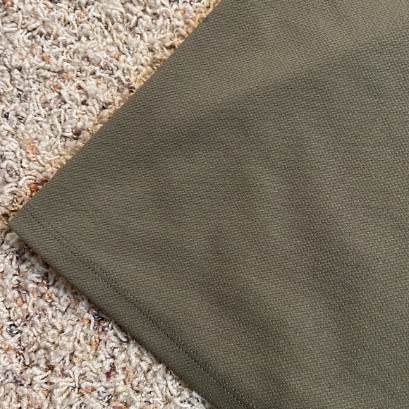Olive Green Size Small - Picture 2 of 4